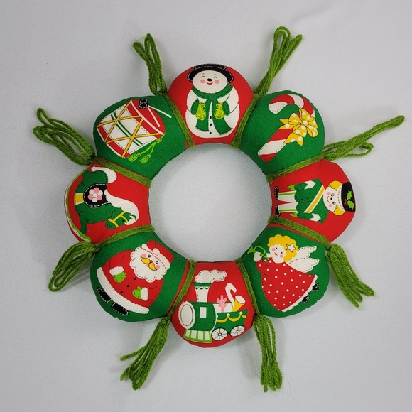 Vintage Christmas Fabric Stuffed Wreath - Picture 12 of 12